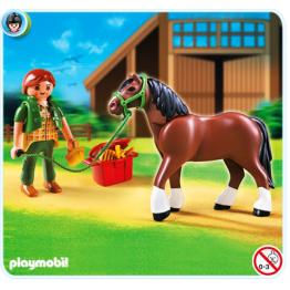 5108 Shire com estábulo vermelho e cinza PLAYMOBIL