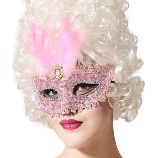Máscara com Decorações e Penas