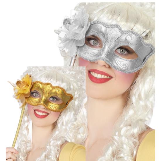 Máscara com bastão de cortesã