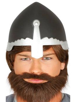 Trajes medievais de capacete normando.