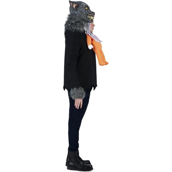 Fantasia de bebê adulto sequestrado por lobisomem