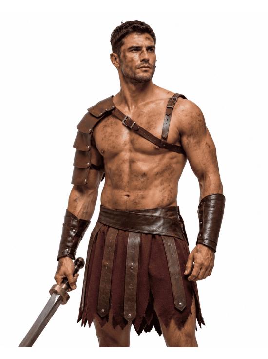 Ombreira de gladiador romano com efeito de couro marrom