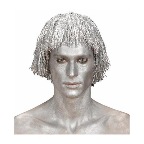 Maquiagem prateada para fantasias.