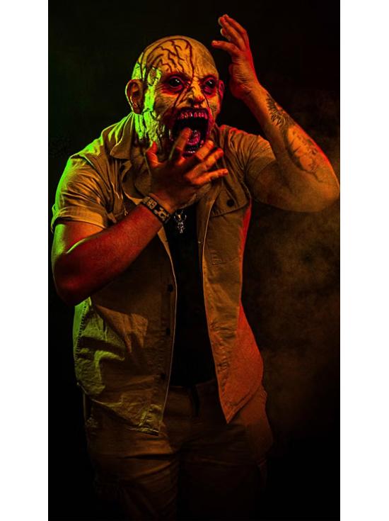 Máscara de látex de zumbi infectado da Ghoulish Productions para adultos.