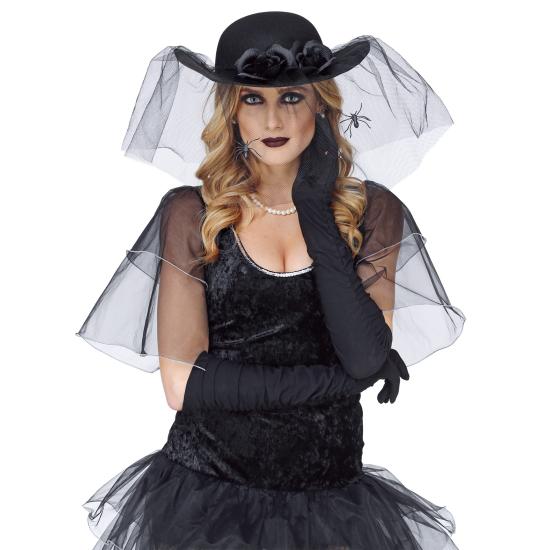 Viúva Pamela com véu